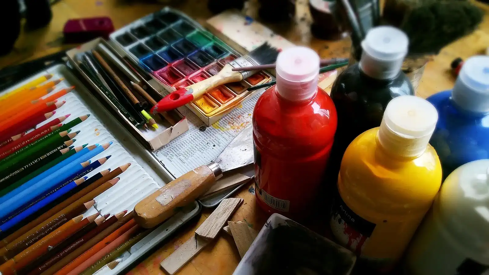 Art paints and brushes